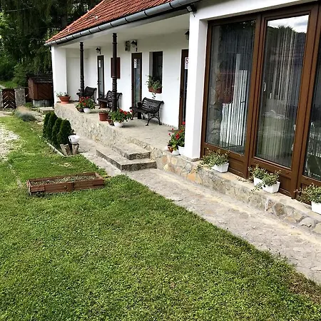 Augustine's Vendeghaz Casa de hóspedes Szálka