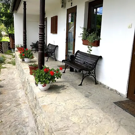Augustine's Vendeghaz Szálka