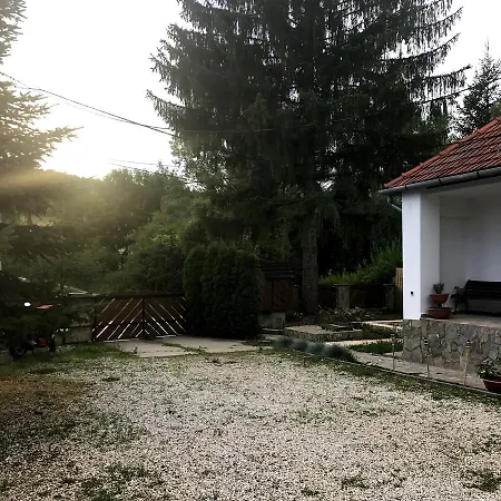 Casa de hóspedes Augustine's Vendeghaz *