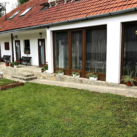 Augustine's Vendeghaz Casa de hóspedes Szálka